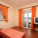 Apartamento With Parking Space Kampor, Rab - 5018