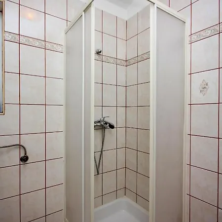 Apartments With A Parking Space Kampor, Rab - 5018 Apartment *