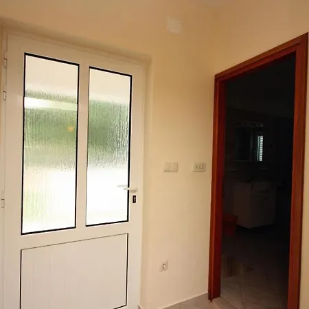 Apartments With A Parking Space Kampor, Rab - 5018 Apartment Kampor