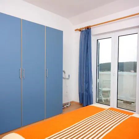 Apartments With A Parking Space Kampor, Rab - 5018