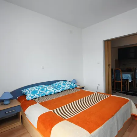 Apartments With A Parking Space Kampor, Rab - 5018 Apartment